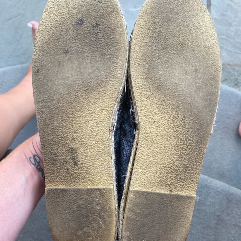 Espadrilles - Picture 2 of 3